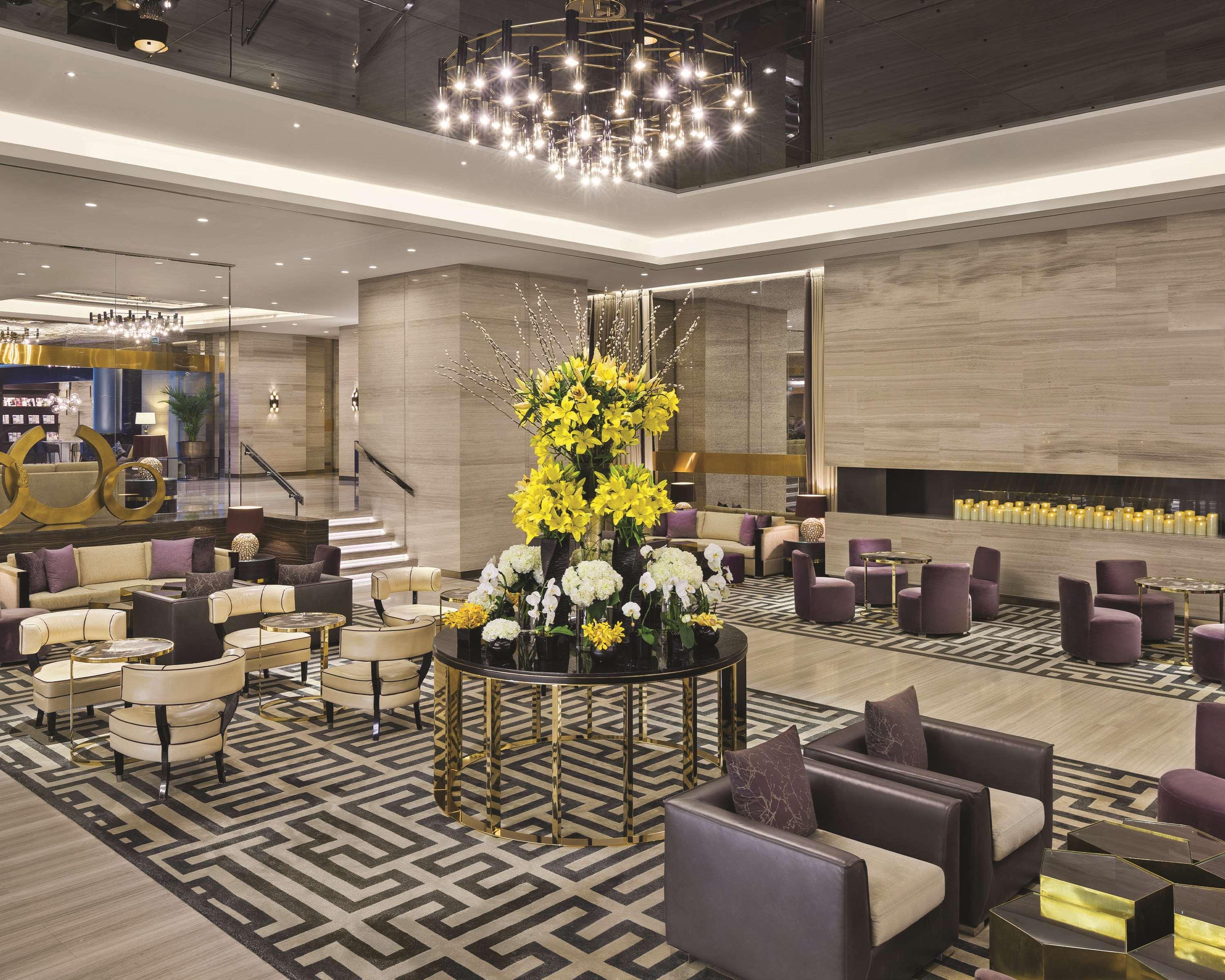 Hyatt Regency Al Kout Mall Кувейт Екстериор снимка The lobby of the hotel