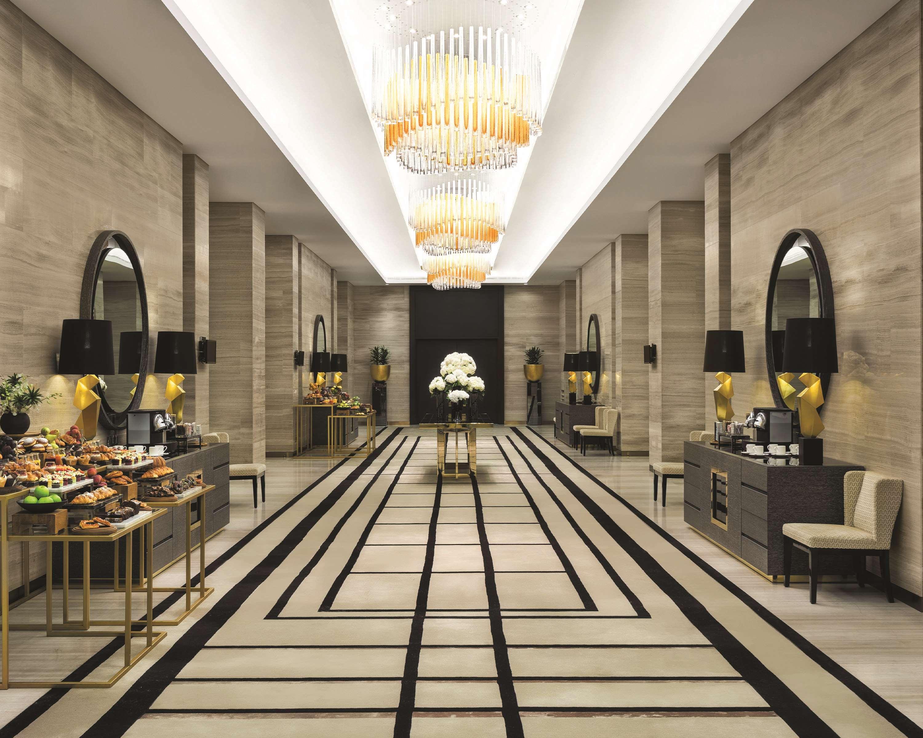 Hyatt Regency Al Kout Mall Кувейт Екстериор снимка The lobby of the hotel