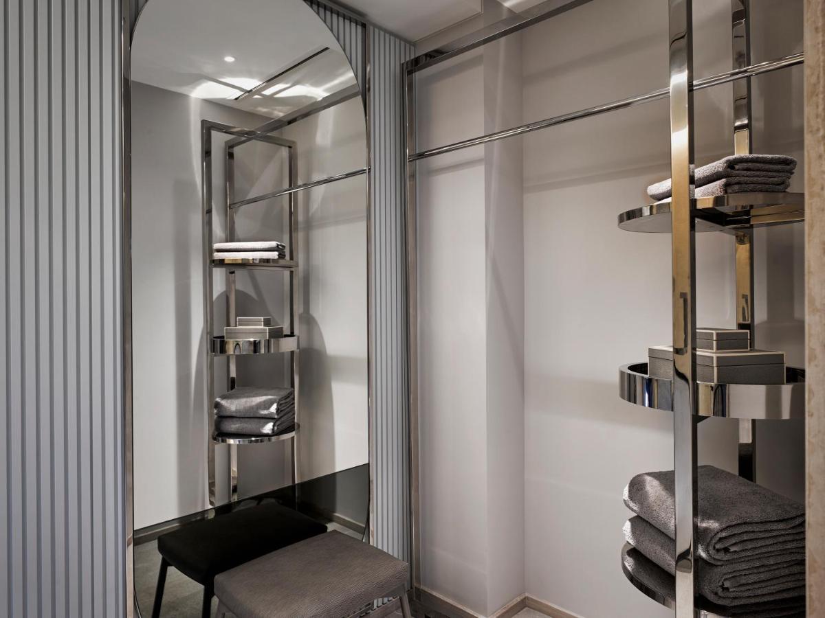 Hyatt Regency Al Kout Mall Кувейт Екстериор снимка Bathroom